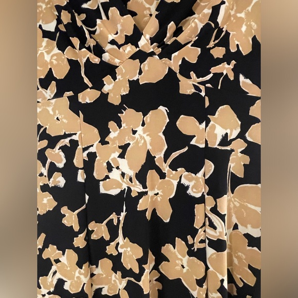 CHAPS A-line Dress with V-neck and Removable Shoulder Pads - Picture 4 of 8